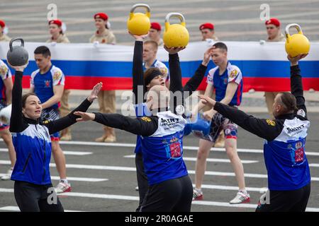 St. Petersbourg, Russie. 07th mai 2023. Les cadets de l'armée russe se produit lors de la répétition de la parade du jour de la victoire sur la place du Palais. La Russie célébrera le 78th anniversaire de la victoire complète et finale de la Grande guerre patriotique contre l'Allemagne nazie. Le jour de la victoire sera célébré dans de nombreuses villes du pays sur 9 mai, les principales seront Saint Pétersbourg et Moscou. (Photo par Artem Priakhin/SOPA Images/Sipa USA) crédit: SIPA USA/Alay Live News Banque D'Images