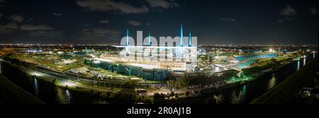 Miami, FL, Etats-Unis - 7 mai 2023: Photo de nuit Formule 1 F1 Grand Prix course Miami Hard Rock Stadium Banque D'Images