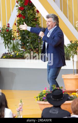 Rouille, Allemagne. 07th mai 2023. Le Entertainer Andy Borg est sur scène lors de la diffusion en direct de 'Immer wieder sonntags. 'Immer wieder sonntags' sera diffusé le dimanche à partir de 7 mai 2023, à partir de l'arène 'Immer-wieder-sonntags' à Rust, en Allemagne. Douze éditions en direct sont prévues, plus une meilleure de début septembre. Credit: Philipp von Ditfurth/dpa/Alay Live News Banque D'Images