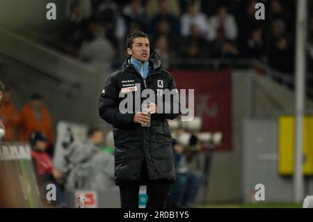 Marco Kurz, Trainer München mit Trinkflasche.Fußball 2. Bundesliga 1.FC Köln - TSV 1860 München 0:0. 22.2.2008 Banque D'Images