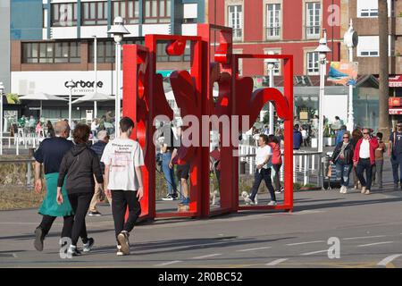Las letronas est une sculpture urbaine de la ville asturienne de Gijón, dans le nord de l'Espagne. Banque D'Images