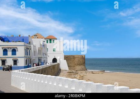 Maisons berbères blanches traditionnelles à asilah, au Maroc. asilah est une ville i Banque D'Images