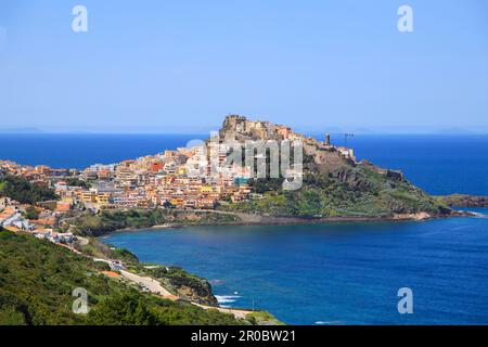 Belle vue sur Castello dei Doria (château de Doria) au printemps, Sardaigne Banque D'Images