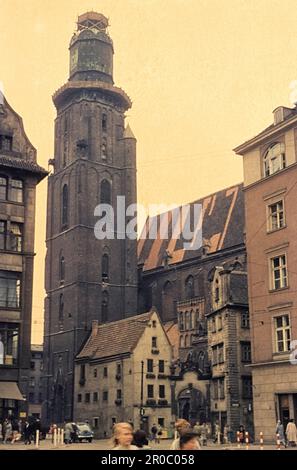 Église Saint-Élisabeth du troisième ordre de Saint François (Kościół Św. Elżbiety) vu de la Rynek, vieille ville, Wroclaw, Pologne, 1962 Banque D'Images