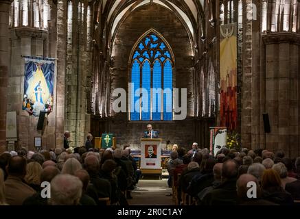 Le radiodiffuseur et auteur Gavin Esler donne la conférence commémorative John P Mackintosh, Eglise St Mary, Haddington, East Lothian, Écosse, ROYAUME-UNI Banque D'Images