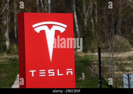 Concession et service de voiture Tesla, Örebro, Suède Banque D'Images