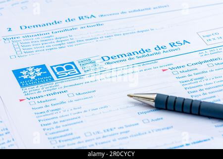 Formulaire de demande de RSA (revenu de solidarité actif), une allocation offrant aux personnes sans ressources en France un revenu minimum Banque D'Images