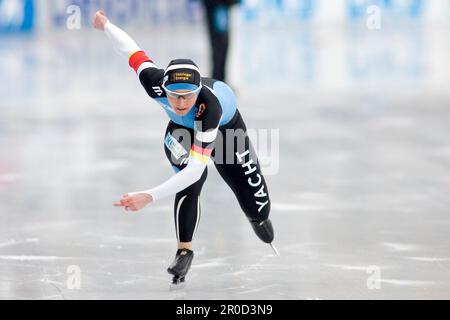 ARCHIVE PHOTO: Sabine VOELKER aura 50 ans sur 11 mai 2023, 56SN WM Inzell 030305.jpg Speed Skating, Championnat du monde distances individuelles sur 3 mars 2005, 1500 m femmes - Sabine VOELKER (GER) ?Sven Simon#Prinzess-Luise-Strasse 41#45479 Muelheim / R clock #tel 0208/9413250#fax. 0208/9413260#KTO.1428150 C ommerzbank E ssen BLZ 36040039# www.SvenSimon.net. Banque D'Images