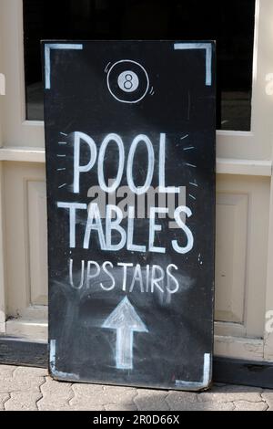 Autour de Cirencester une petite ville dans le panneau Cotswolds UK Pool tables Banque D'Images