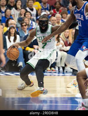 Philadelphie, Philadelphie, PA, États-Unis. 7th mai 2023. PHILADELPHIE, PA - MAI 7: Jaylen Brown #7 des Boston Celtics conduit au panier pendant la série 2 jeu 4 de la Conférence de l'est demi-finales 2023 de la NBA séries contre le Philadelphie 76ers sur 7 mai 2023 au Wells Fargo Center à Philadelphie, PA. (Credit image: © Stephen Nadler/PX Imagens via ZUMA Press Wire) USAGE ÉDITORIAL SEULEMENT! Non destiné À un usage commercial ! Crédit : ZUMA Press, Inc./Alay Live News Banque D'Images