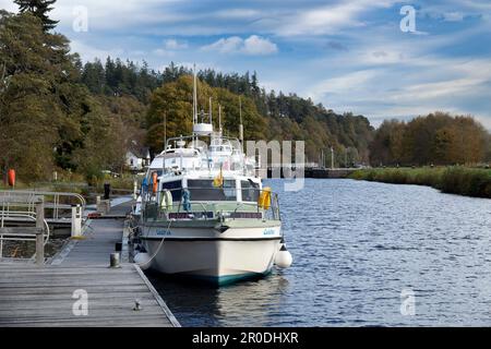 Le canal Caledonian relie la côte est écossaise à Inverness à la côte ouest à Corpach, près de fort William en Écosse. Serrure de porte à proximité Banque D'Images