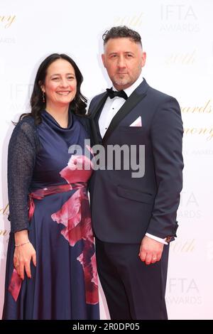 Dublin, Irlande. 7th mai 2023. Catherine Martin TD, ministre du Tourisme, de la Culture, des Arts, Gaeltacht, Sport and Media et Francis Noel Duffy arrivent sur le tapis rouge au Irish film and Television Awards (IFTAS), au Dublin Royal Convention Center. Credit: Doreen Kennedy/Alamy Live News. Banque D'Images