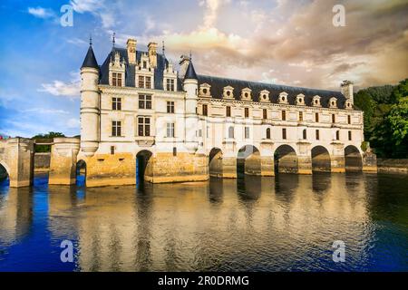 Conte de fées Château de Chenonceau au coucher du soleil, beaux châteaux de la vallée de la Loire, Voyage de France et des monuments Banque D'Images