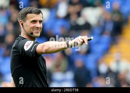 Birkenhead, Royaume-Uni. 08th mai 2023. L'arbitre Craig Hicks regarde. EFL Skybet deuxième match de football, Tranmere Rovers / Northampton Town à Prenton Park, Birkenhead, Wirral, le lundi 8th mai 2023. Cette image ne peut être utilisée qu'à des fins éditoriales. Utilisation éditoriale uniquement, licence requise pour une utilisation commerciale. Aucune utilisation dans les Paris, les jeux ou les publications d'un seul club/ligue/joueur.pic par Chris Stading/Andrew Orchard sports Photography/Alamy Live News crédit: Andrew Orchard sports Photography/Alamy Live News Banque D'Images