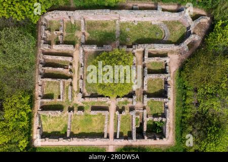 Vue aérienne sur les ruines du monastère Pauline situé à Jakab Mountain Banque D'Images