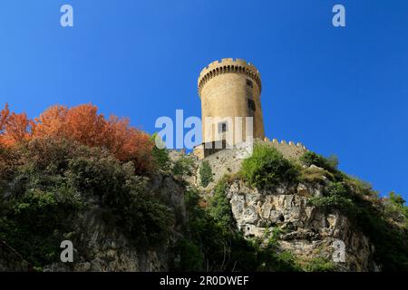 Village et Château de Foix, Ariège, Occitane, France. Banque D'Images