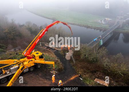 Travaux de restauration en cours sur le pont de la chaîne de l'Union les travaux ont été effectués à partir d'octobre 2020 avec la réouverture du pont le 17 avril 2023 Banque D'Images