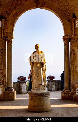 Une statue de la déesse romaine Ceres à Villa Cimbrone à Ravello, côte amalfitaine, Italie Banque D'Images