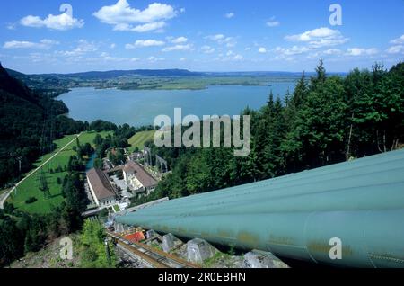 Vue sur la centrale de Walchensee, Kochelsee, Bavière, Allemagne, Europe Banque D'Images