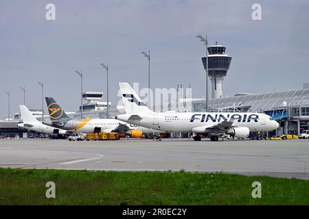 Impressions de l'aéroport Franz Josef Strauss de Munich sur 8 mai 2023. Avions, Jets au terminal 1 avec Tower.Finnair, Condor. ? Banque D'Images