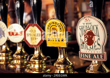 Taps at Sherlock Holmes Pub, Northumberland Street, The Strand, Londres, Angleterre, Grande-Bretagne, Europe Banque D'Images