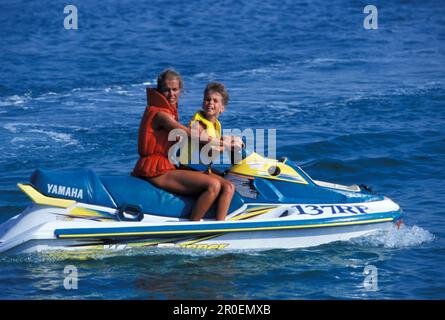 Vélo d'eau, Paradise Beach, Lopar, Rab Island, Kvarner Bucht Kroatien Banque D'Images