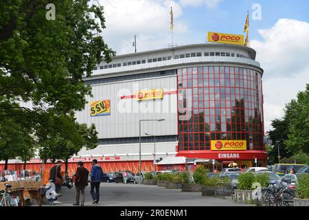 Poco, magasin de meubles, Bluecherplatz, Kreuzberg, Berlin, Allemagne Banque D'Images