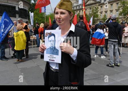 La mention de la victoire russe sur la place de la république à Paris perturbée par des activités pro-ukrainien Banque D'Images