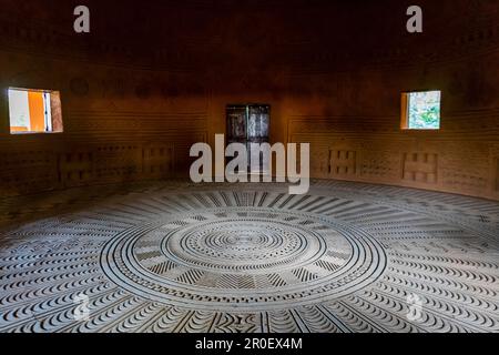 Cas a Palabres, ancienne salle de réunion pour les anciens, Dalaba, Futa Djallon, Guinée Conakry Banque D'Images