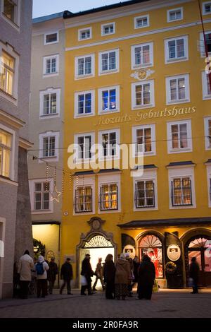 Lieu de naissance de Mozart dans la Getreidegasse, Salzbourg, Autriche, Wolfgang Amadeus Mozart est né ici à 27 janvier 1756, aujourd'hui les chambres autrefois occupées Banque D'Images