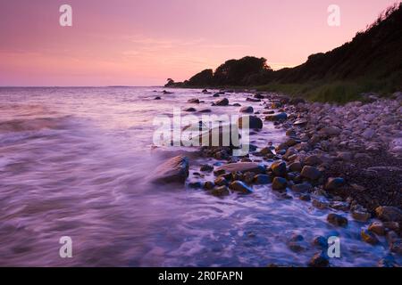 Côte au coucher du soleil, île de Fehmarn, Schleswig-Holstein, Allemagne Banque D'Images