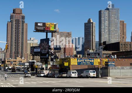 Vue sur 34th Street et 11th Avenue, New York City, New York, États-Unis Banque D'Images
