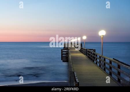 Pier, Kuehlungsborn, Mecklembourg-Poméranie occidentale, Allemagne Banque D'Images