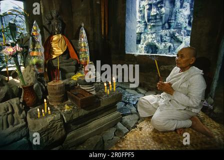 Nunying bouddhiste, temple de Bayon, Angkor, Siem Raep, Cambodge, Asie Banque D'Images