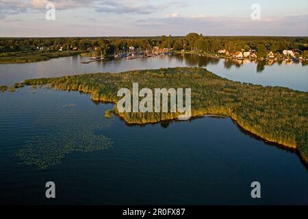 Prise de vue aérienne de Grossheidorn au lac Steinhude, Basse-Saxe, Allemagne Banque D'Images