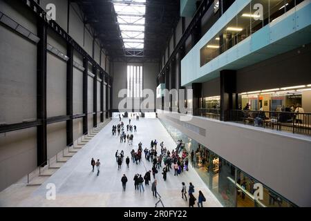 Sibboleth de Doris Salcedo dans le Hall turbine de Tate Modern, Londres, Angleterre, Europe Banque D'Images