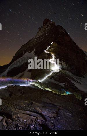 Lumières de l'alpiniste au mont Cervin projecteurs, Zermatt, Valais, Suisse Banque D'Images