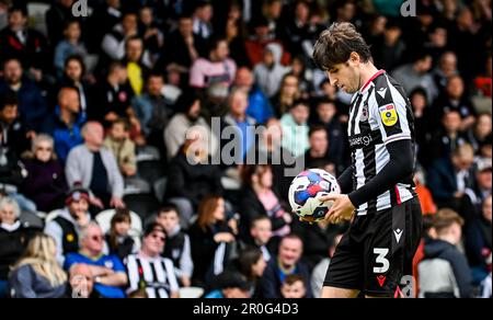 Cleethorpes, Royaume-Uni, 8th mai 2023. Anthony Glennon lors du match de football Sky Bet EFL League deux entre le FC Grimsby Town et l'AFC Wimbledon à Blundel Banque D'Images