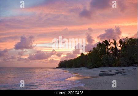 Coucher de soleil à bikini Beach, Îles Marshall, atoll de bikini, Micronésie, Océan Pacifique Banque D'Images