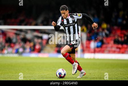 Cleethorpes, Royaume-Uni, 8th mai 2023. Evan Khouri lors du match de football de la Ligue FEL du Bet du Sky deux entre le FC de Grimsby Town et l'AFC Wimbledon à Blundell Pa Banque D'Images