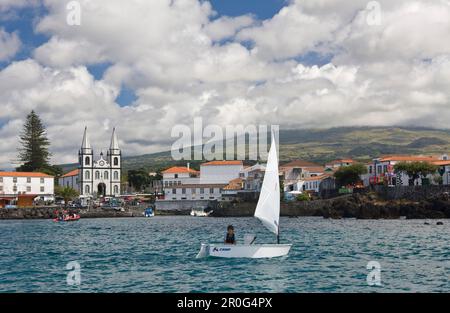 Port Madalena sur Pico, île de Pico, Açores, Portugal Banque D'Images