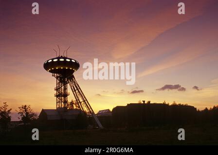 Colani-Egg dans la lumière du soir, Luenen, district de Ruhr, Rhénanie-du-Nord-Westphalie, Allemagne Banque D'Images