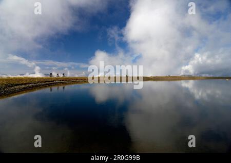 Tour de VTT dans les montagnes, Woellaner Nockberg Nock, 2048m, près de Bad Kleinkirchheim, Carinthie, Autriche, Europe Banque D'Images