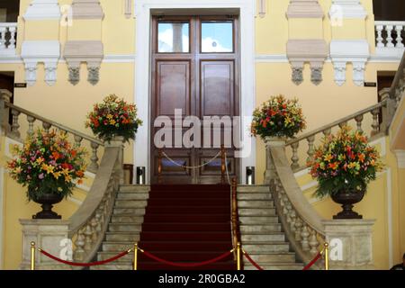 MERIDA, MEXIQUE - 30 OCTOBRE 2016 Teatro José Peón Contreras entrée principale et escaliers Banque D'Images