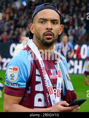 Vitinho #22 de Burnley après le match de championnat de Sky Bet Burnley vs Cardiff City à Turf Moor, Burnley, Royaume-Uni, 8th mai 2023 (photo de Steve Flynn/News Images) Banque D'Images