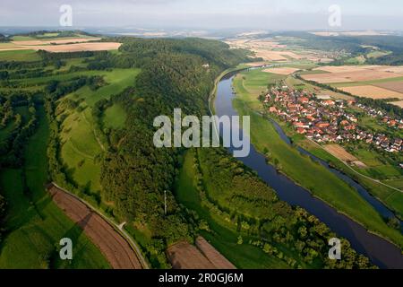 Photo aérienne de la rivière Weser dans les collines Weser près de Pegesdorf, Basse-Saxe, Allemagne Banque D'Images