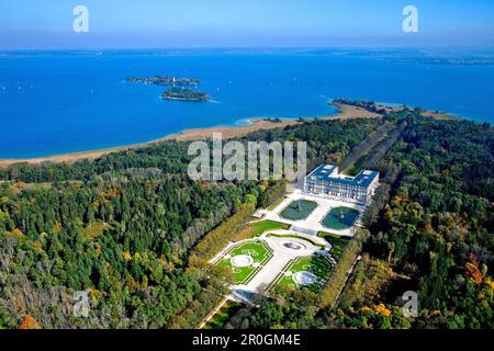 Vue aérienne du château de Herrenchiemsee, Herrenchiemsee, Chiemsee, Chiemgau, Upper Bavaria, Bavaria, Germany Banque D'Images