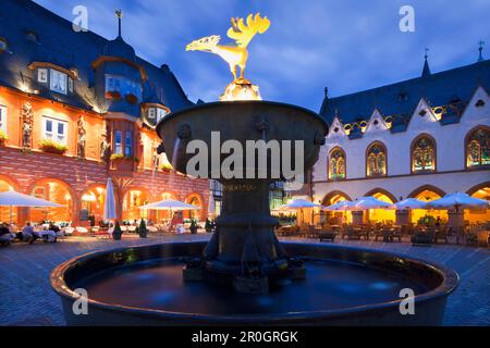 Place Markt avec Kaiserworth, fontaine du marché et hôtel de ville, Goslar, montagnes de Harz, Basse-Saxe, Allemagne Banque D'Images