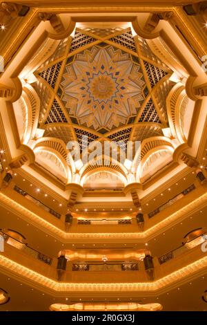 Atrium de l'hôtel Emirates Palace, Abu Dhabi, Abu Dhabi, Émirats Arabes Unis Banque D'Images