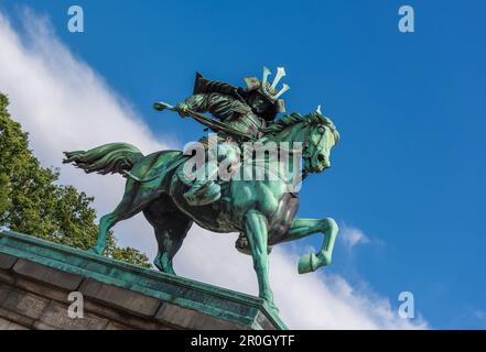 Statue du célèbre warrier au jardin national de Kokyo Gaien à Tokyo Banque D'Images